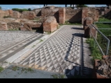 05167 ostia - regio iii - insula xvii - caseggiato di bacco e arianna (iii,xvii,5) - korridor b - blick ri osten.jpg